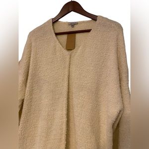 NWT WHITE BIRCH Women’s V Neck Ovsized Soft Fleece Sweater- L